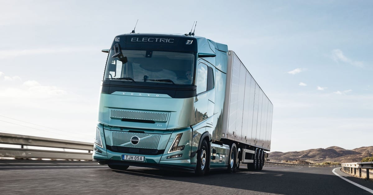 Volvo puts its 700 km electric truck into series production and adds an 80-tonne combination