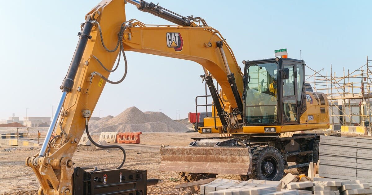 Caterpillar M320: A Wheeled Excavator Built for Lower Costs and Higher Uptime