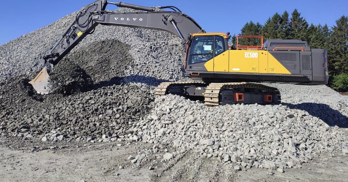 Volvo CE puts its first 50-tonne battery-electric excavator to work in Norway